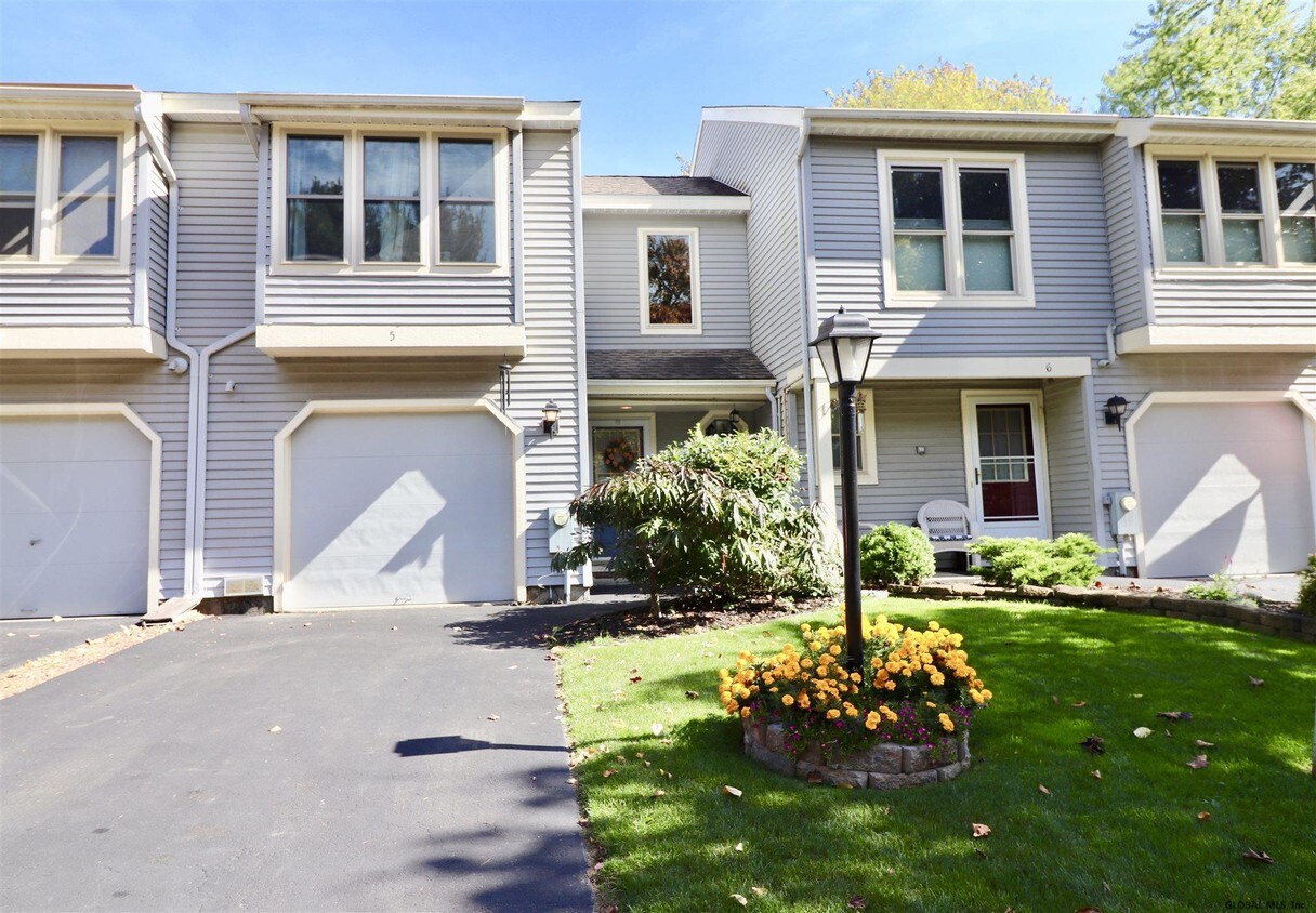 Foto principal - 5 Flintlock Ln