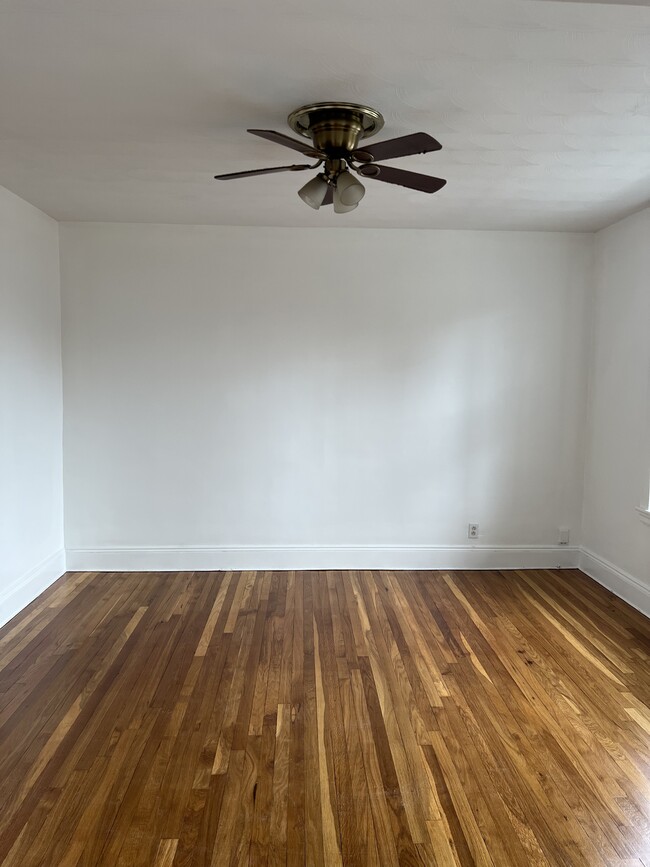 Foto del edificio - 196 Reservation Rd