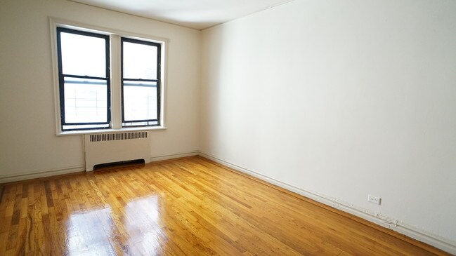 Building Photo - 1755 Clay Ave