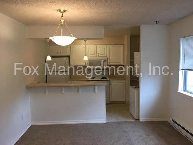 Building Photo - 1430 NE Paropa Ct