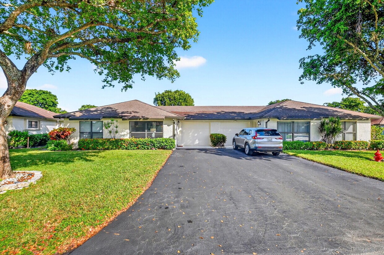 Primary Photo - 4866 Dovewood Cir