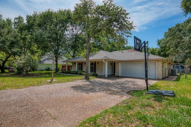 Building Photo - 216 Duerr Dr