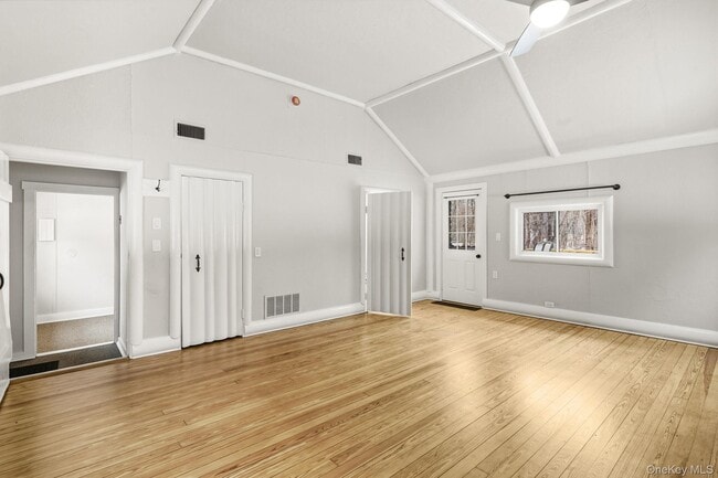 Foto del edificio - 744 Milltown Rd