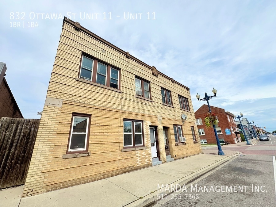 Primary Photo - COZY 1 BED/1BATH UNIT RIGHT ON OTTAWA ST! + HYDRO