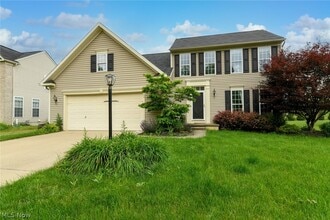 Building Photo - 200 Weatherstone Ct
