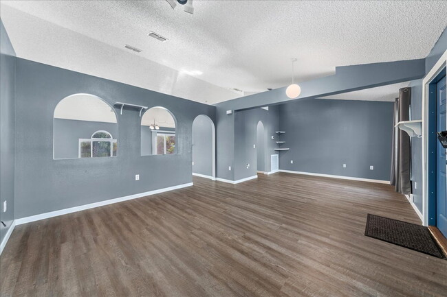 Building Photo - Palm Bay Gem