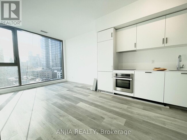 Photo du bâtiment - 88 Queen St E