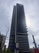Building Photo - 235 W Van Buren St