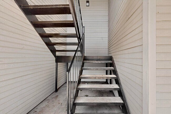 Foto del edificio - Stylish Upstairs Corner Unit Near Lake Ray Hubbard