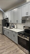 Building Photo - 145 Jericho Tpke