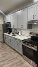 Building Photo - 145 Jericho Tpke