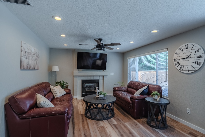 Photo - 674 SE 57th Ave (Hillsboro, OR)