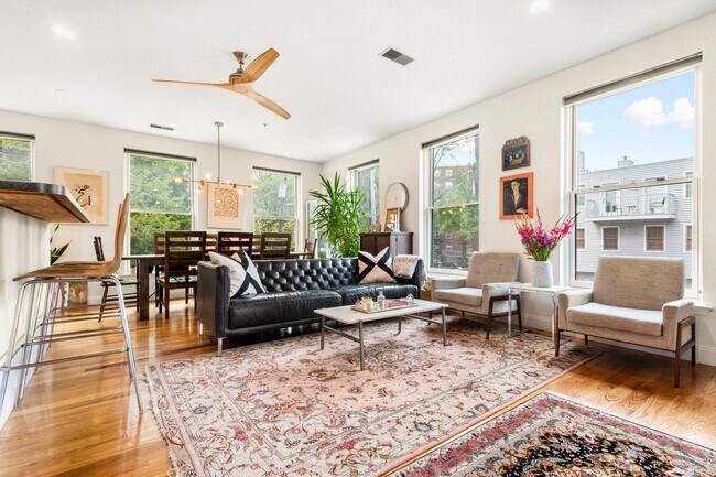 Building Photo - 400 9th St