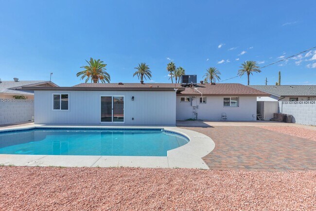 Building Photo - 6-Bedroom, 3-Bath Tempe Home with Private Pool Near ASU
