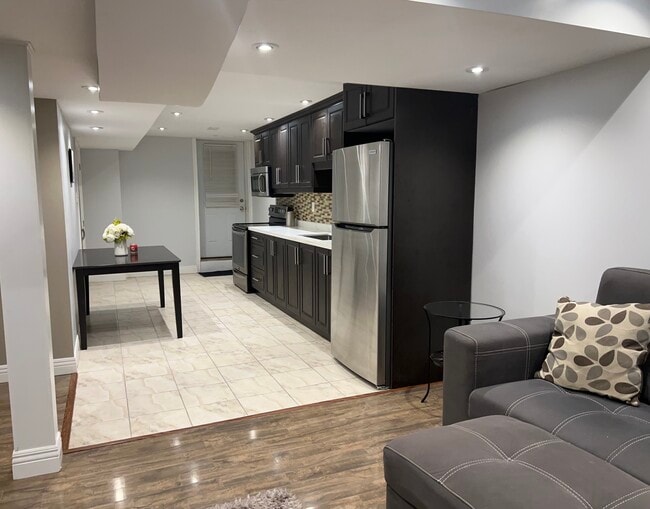 Building Photo - 20 Citronella Ln