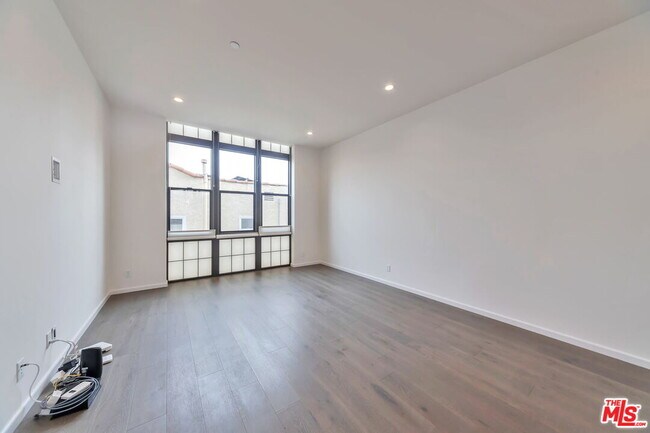 Foto del edificio - 1824 Redondo Blvd