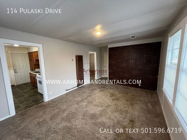 Foto del edificio - 114 Pulaski Dr