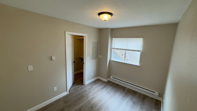 Building Photo - One Bedroom Apt - Long Term Rental - Just Fully Remodeled!