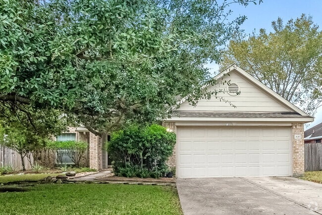 Building Photo - 810 Courtside Dr E