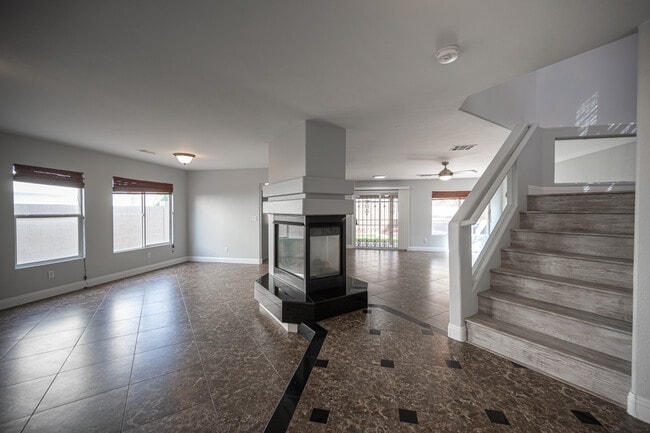 Building Photo - 5822 Tarpon Glade Ct