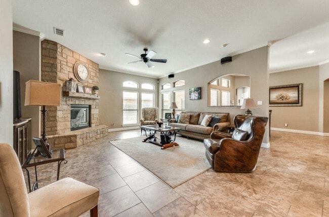 Building Photo - 5505 San Clemente Dr