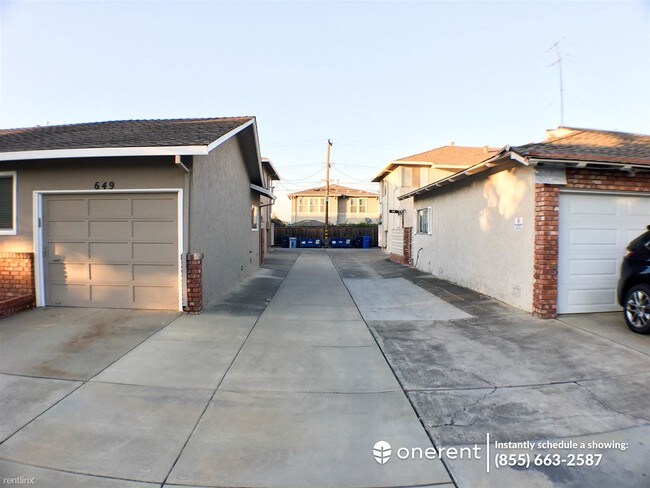 Building Photo - 649 Kirkland Dr