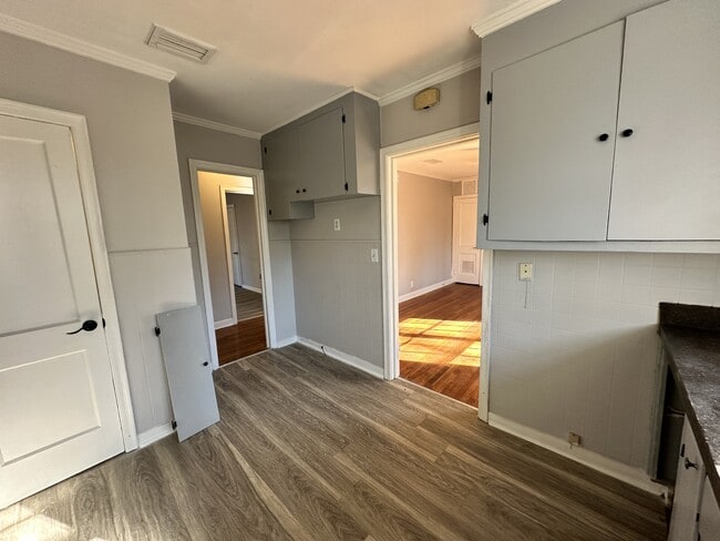 Foto del edificio - 165 Riverside Anx Dr