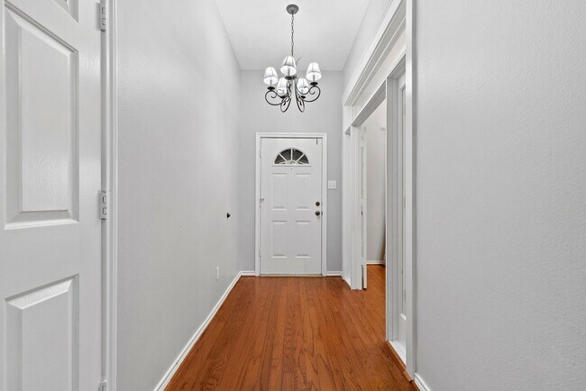 Building Photo - 24406 Glenthorpe Ct