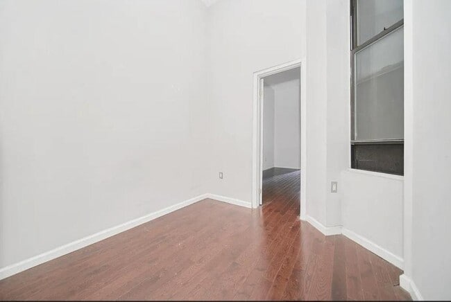 Building Photo - 2 bedroom in NEW YORK NY 10036