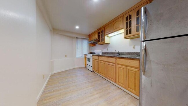 Building Photo - 274 4th Ave