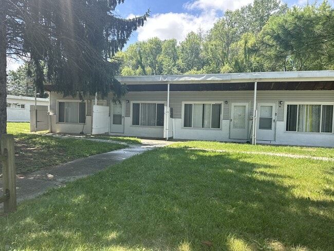 Building Photo - 14 Ranch Rd