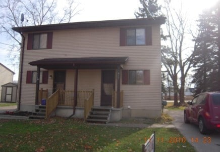 Building Photo - 827 Fisher Dr