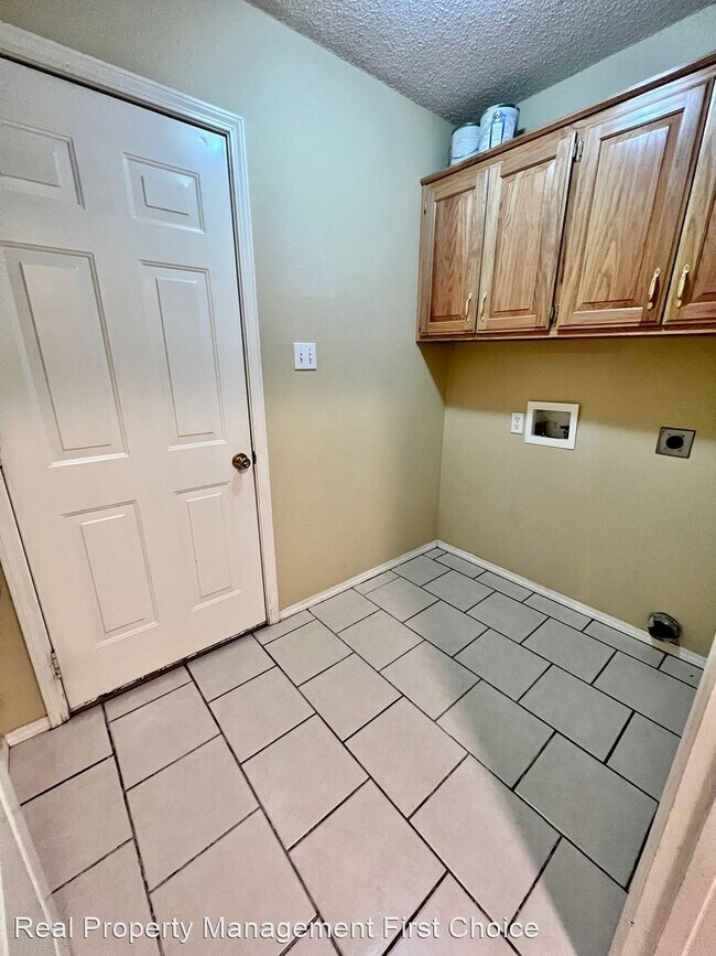 Foto del edificio - 3 br, 2 bath House - 207 H Street