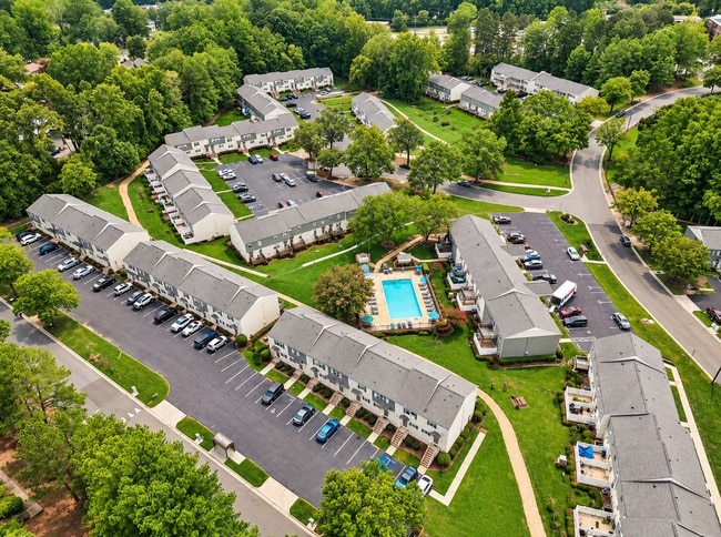 Building Photo - Vetra Forest Hills - Lexington Street