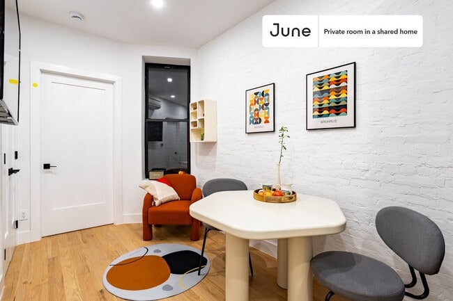 Building Photo - Trendy ROOM at The Central Park Manhattan House