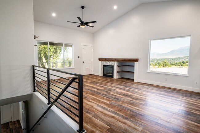 Building Photo - 694 S Slate Canyon Dr