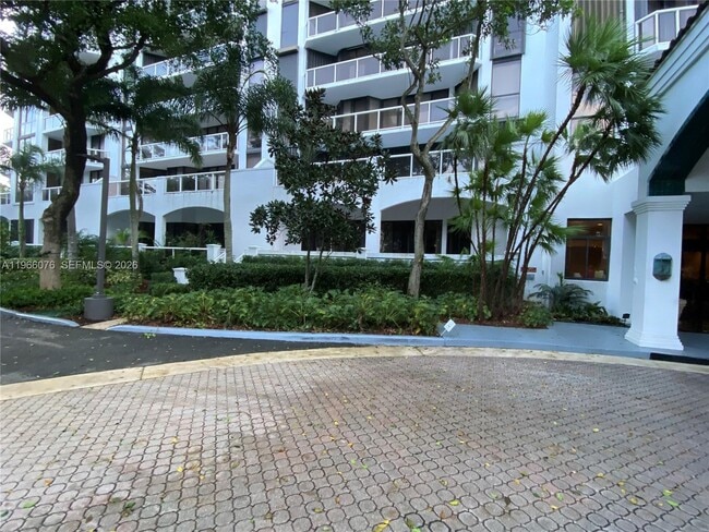 Foto del edificio - 3640 Yacht Club Dr