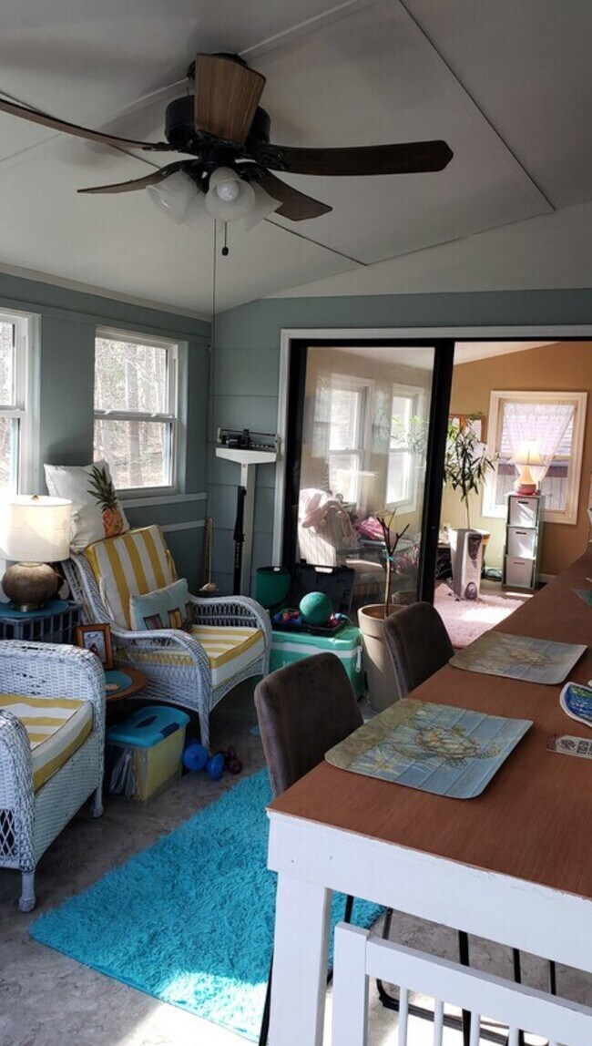 Foto del edificio - 1222 N Independence Dr