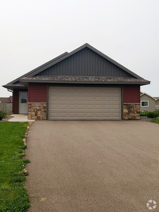 Building Photo - 1775 Aspen Ct