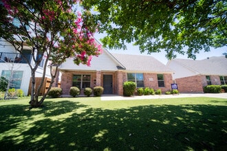 Building Photo - 3229 S University Dr