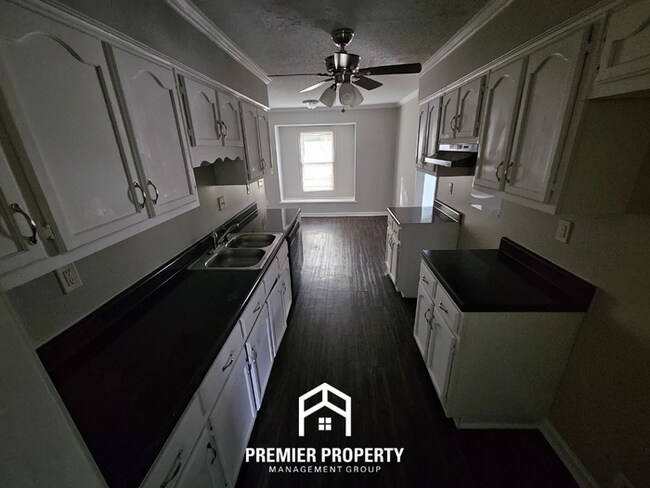 Foto del edificio - 6627 Winding Birch Dr