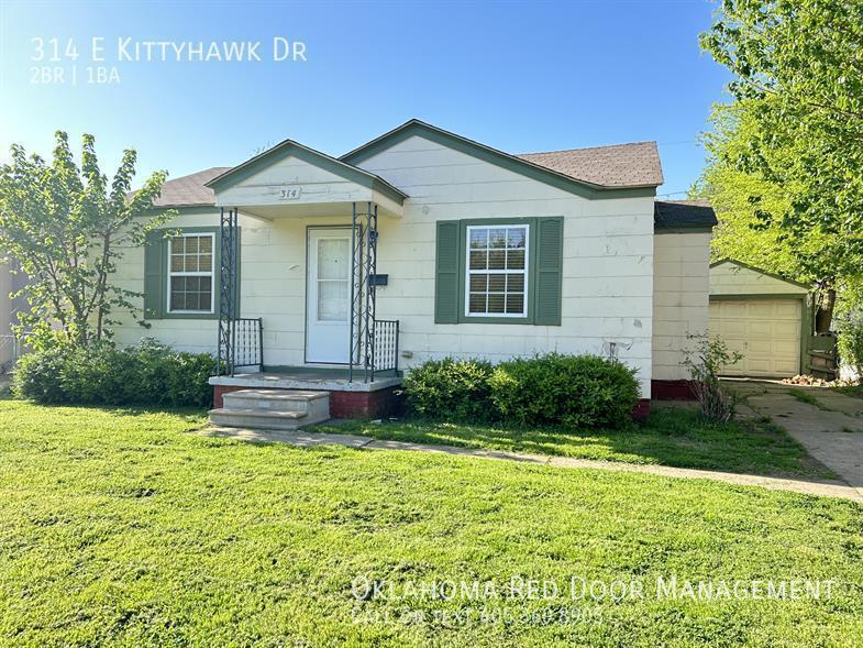 Foto principal - 314 E Kittyhawk Dr