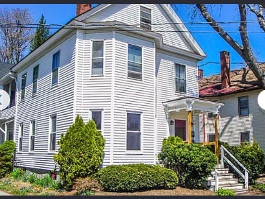 Building Photo - 10 Maple St