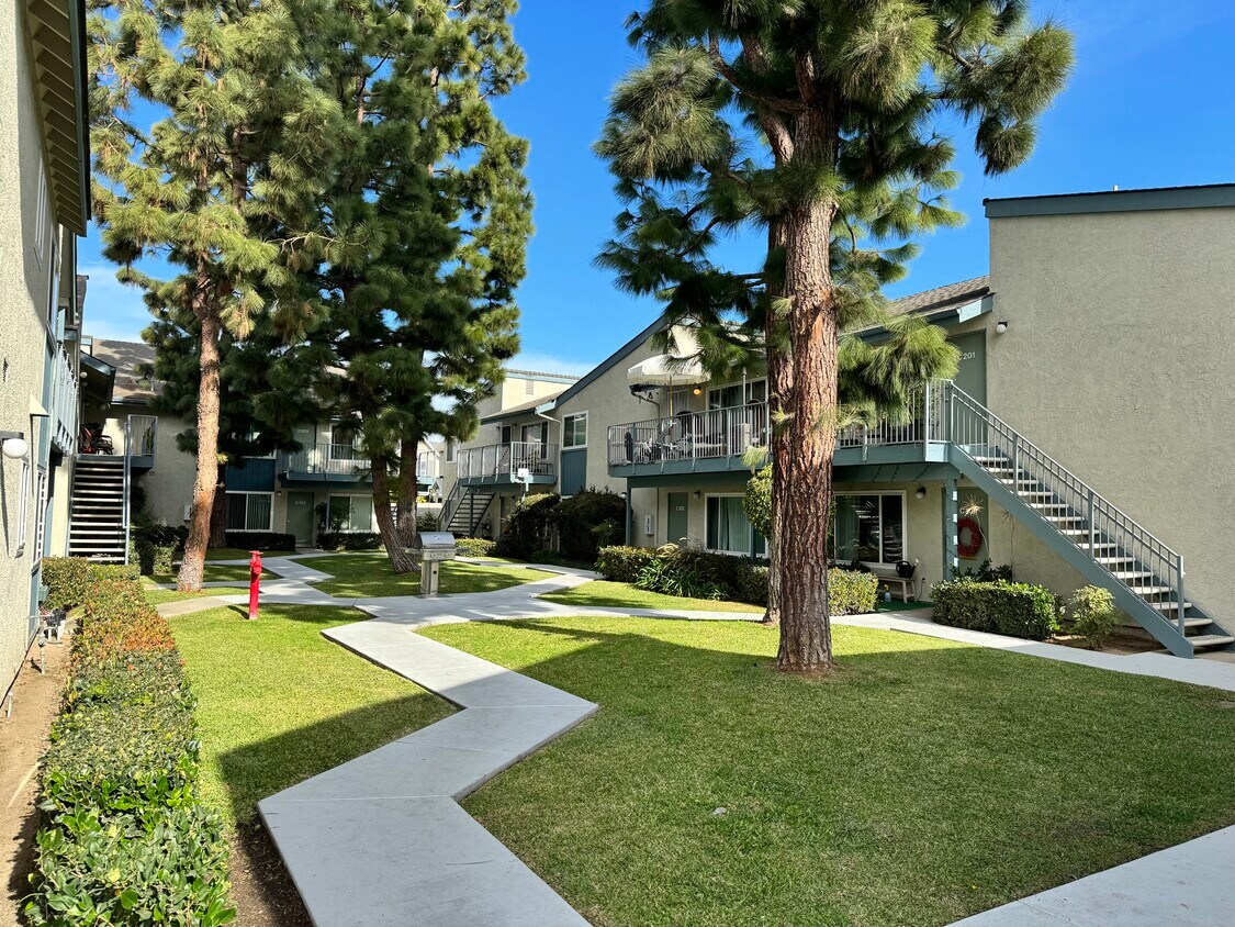 Foto del edificio - 372 W Bay St