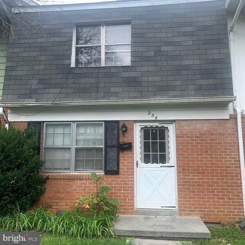 238 Cameron St, Berryville, VA 22611 Townhome Rentals in Berryville