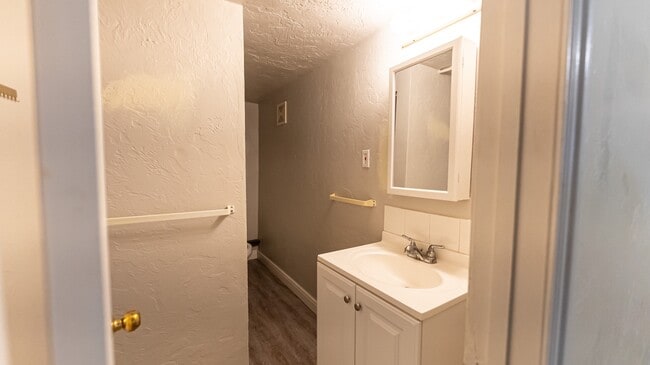 Building Photo - 725 N 10th Ave