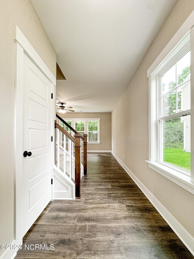 Foto del edificio - 210 Hawks Bluff Dr