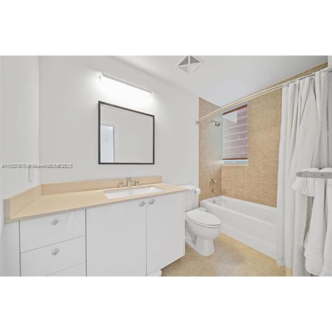 Foto del edificio - 60 SW 13th St