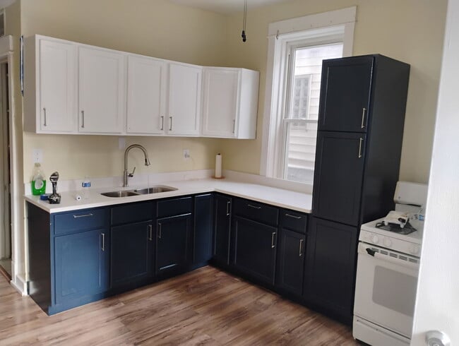 Foto del edificio - 1254 N Maplewood Ave
