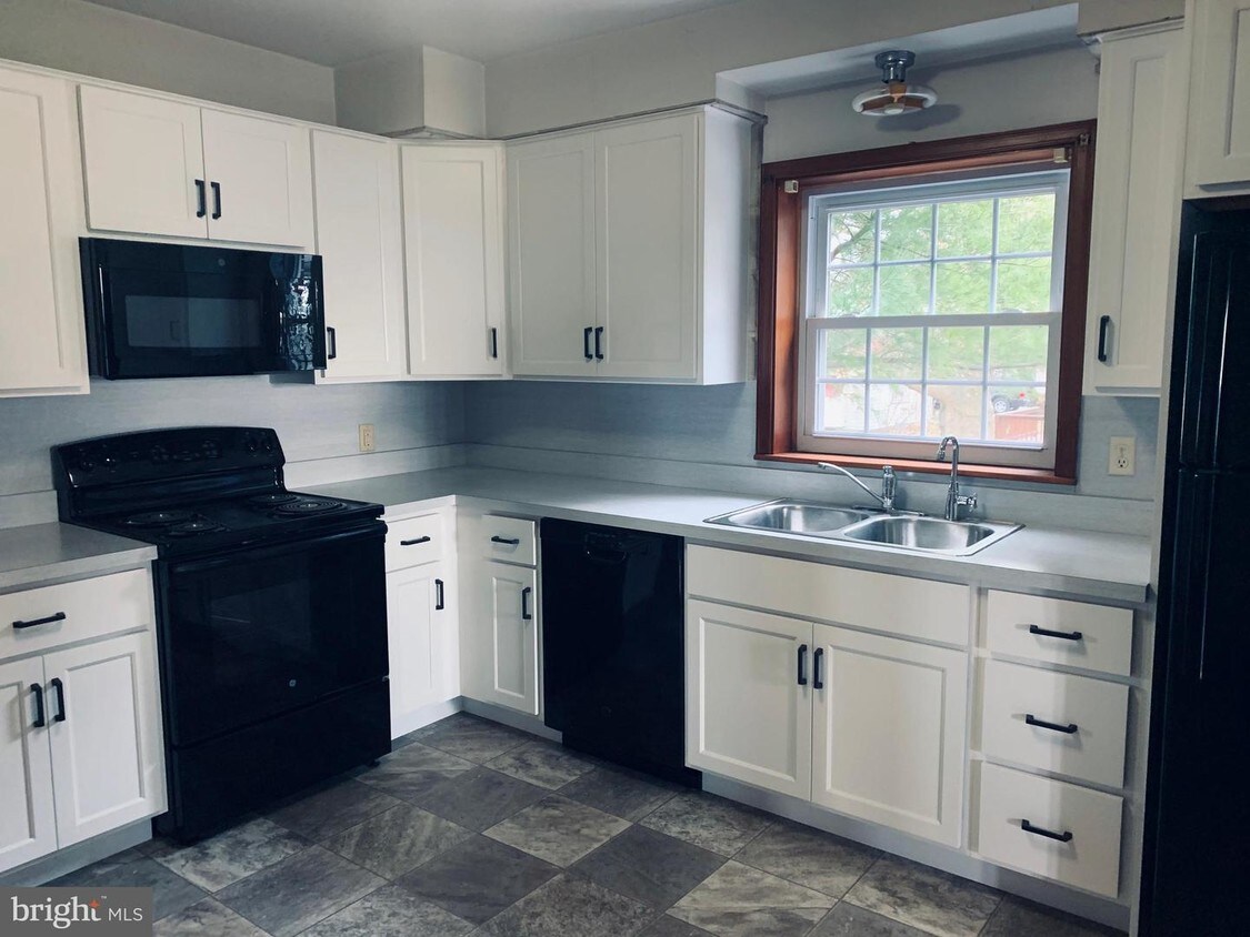 1076 Division Hwy, Ephrata, PA 17522 House Rental in Ephrata, PA